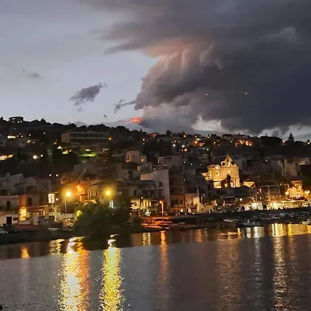 Apartment Aci Trezza Fronte Mare Aci Castello