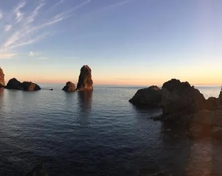 Aci Trezza Fronte Mare * אצ'י קסטלו