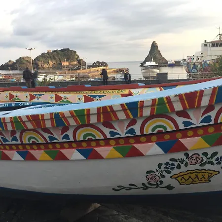 Aci Trezza Fronte Mare 아파트
