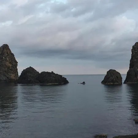 Aci Trezza Fronte Mare 아파트 *